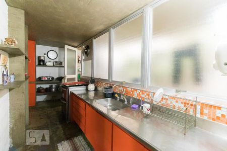 Casa à venda com 222m², 3 quartos e 2 vagasCozinha 