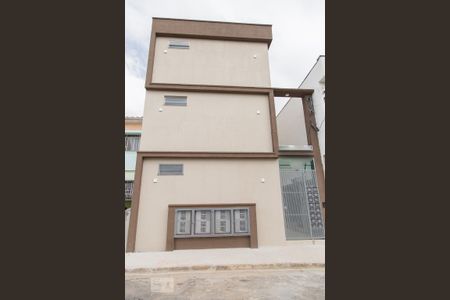 Casa de condomínio à venda com 148m², 3 quartos e 3 vagas Casa de condomínio à venda com 148m², 3 quartos e 3 vagasFachada