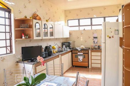 Casa para alugar com 300m², 4 quartos e 4 vagasCozinha