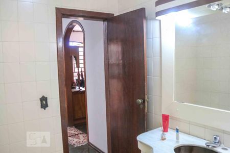 Casa para alugar com 300m², 4 quartos e 4 vagasLavabo