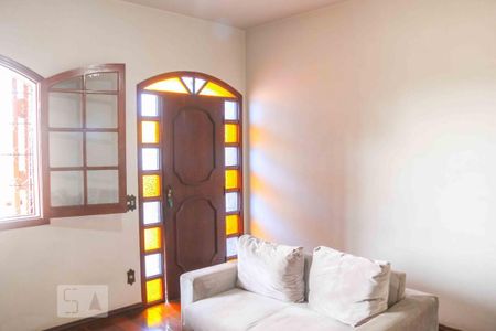 Casa para alugar com 300m², 4 quartos e 4 vagasSala de TV superior