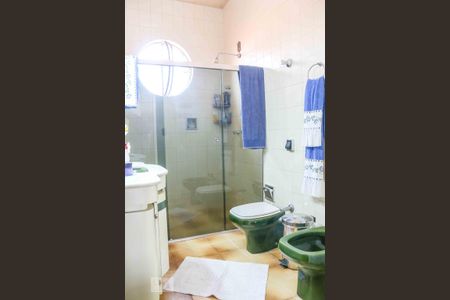 Casa para alugar com 300m², 4 quartos e 4 vagasBanheiro Social