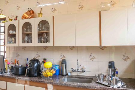 Casa para alugar com 300m², 4 quartos e 4 vagasCozinha