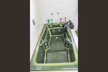 Casa para alugar com 300m², 4 quartos e 4 vagasBanheiro da Suíte