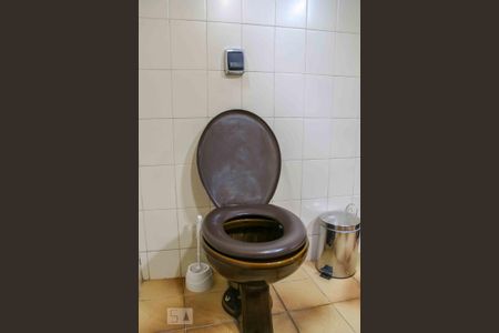 Casa para alugar com 300m², 4 quartos e 4 vagasLavabo