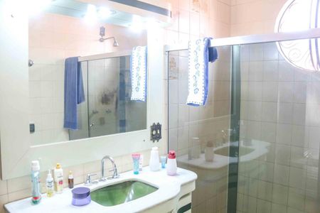 Casa para alugar com 300m², 4 quartos e 4 vagasBanheiro Social