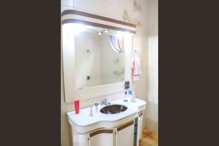 Casa para alugar com 300m², 4 quartos e 4 vagasLavabo