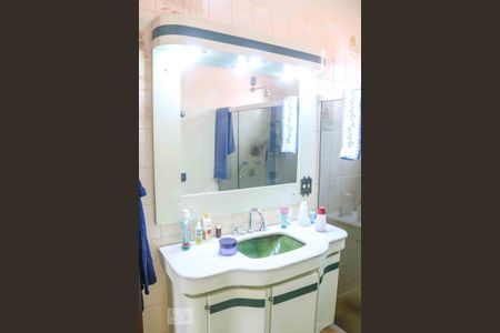 Casa para alugar com 300m², 4 quartos e 4 vagasBanheiro Social