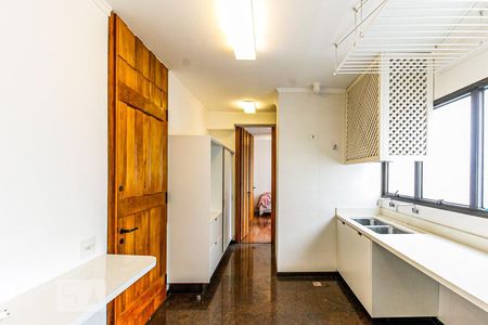 Apartamento para alugar com 386m², 3 quartos e 4 vagasÁrea de Serviço