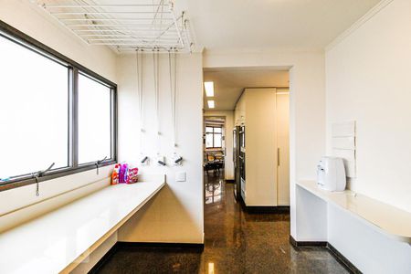 Apartamento para alugar com 386m², 3 quartos e 4 vagasÁrea de Serviço