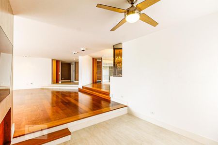Apartamento para alugar com 386m², 3 quartos e 4 vagasSala de TV