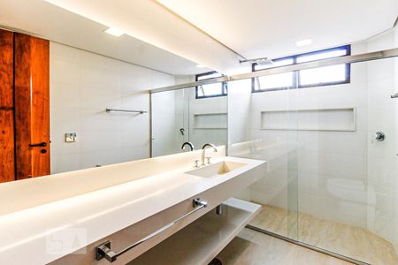 Apartamento para alugar com 386m², 3 quartos e 4 vagasBanheiro Suíte 1