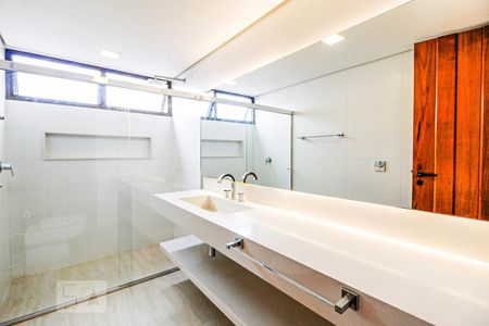 Apartamento para alugar com 386m², 3 quartos e 4 vagasBanheiro Suíte 2