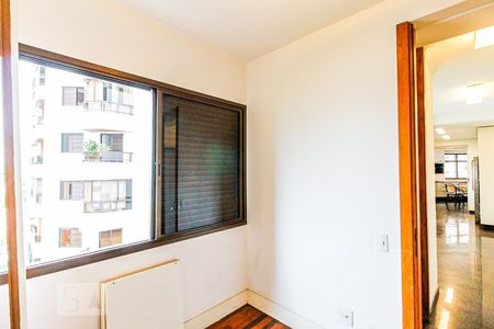 Apartamento para alugar com 386m², 3 quartos e 4 vagasQuarto de Serviço 1