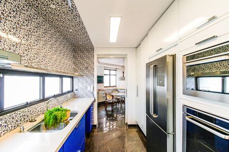 Apartamento para alugar com 386m², 3 quartos e 4 vagasCozinha