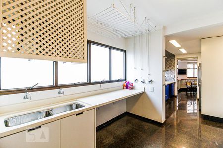 Apartamento para alugar com 386m², 3 quartos e 4 vagasÁrea de Serviço