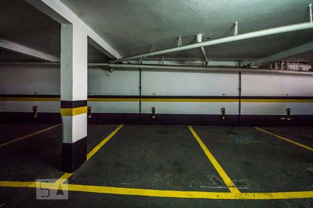 Apartamento à venda com 81m², 2 quartos e 1 vaga Apartamento à venda com 81m², 2 quartos e 1 vagaGaragem