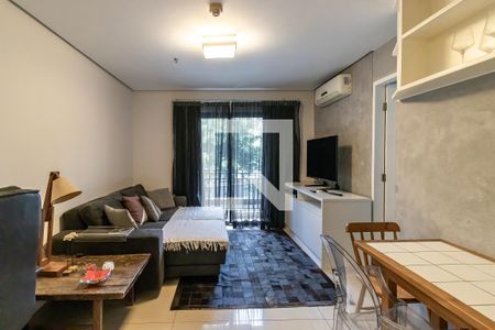 Sala e cozinha de apartamento para alugar com 1 quarto, 49m² em Itaim Bibi, São Paulo