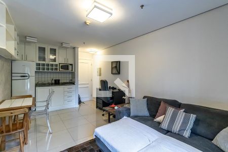 Sala e cozinha de apartamento para alugar com 1 quarto, 49m² em Itaim Bibi, São Paulo