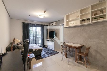 Sala e cozinha de apartamento para alugar com 1 quarto, 49m² em Itaim Bibi, São Paulo