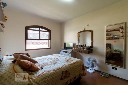 Casa à venda com 431m², 4 quartos e 5 vagasQuarto 2