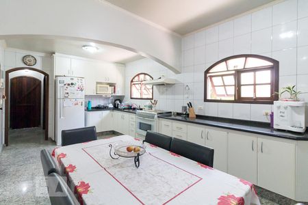 Casa à venda com 431m², 4 quartos e 5 vagasCozinha