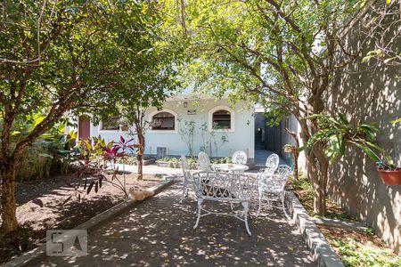 Casa à venda com 431m², 4 quartos e 5 vagasJardim