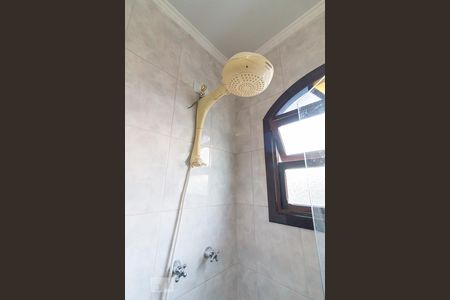 Casa à venda com 431m², 4 quartos e 5 vagasBanheiro social - chuveiro