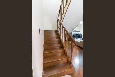 Casa à venda com 431m², 4 quartos e 5 vagasEscadas