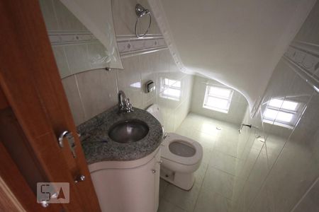 Casa à venda com 101m², 2 quartos e 2 vagasLavabo