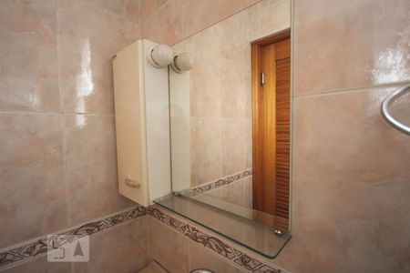 Casa à venda com 101m², 2 quartos e 2 vagasBanheiro de Serviço