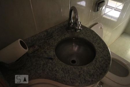 Casa à venda com 101m², 2 quartos e 2 vagasLavabo