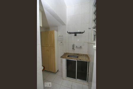 Cozinha - Armários de kitnet/studio para alugar com 1 quarto, 24m² em Catete, Rio de Janeiro