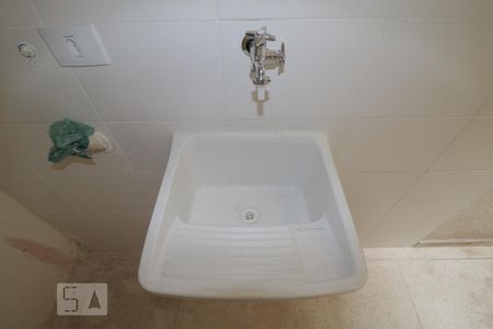 Casa de condomínio para alugar com 30m², 1 quarto e sem vagaArea de serviço - tanque