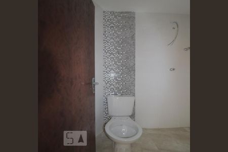 Banheiro de casa de condomínio para alugar com 1 quarto, 30m² em Chácara Seis de Outubro, São Paulo