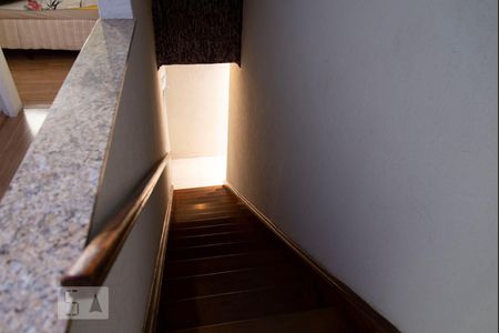 Casa à venda com 216m², 3 quartos e 3 vagasEscada