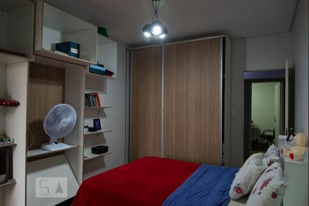 Casa à venda com 216m², 3 quartos e 3 vagasQuarto 2