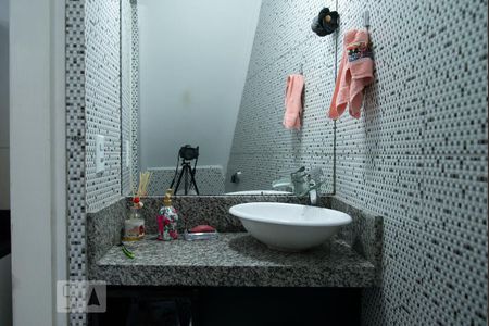 Casa à venda com 216m², 3 quartos e 3 vagasBanheiro de Serviço