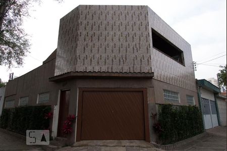 Casa à venda com 216m², 3 quartos e 3 vagasFachada