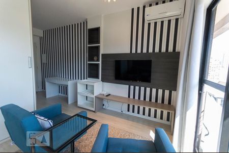 Sala de kitnet/studio para alugar com 1 quarto, 35m² em Centro, Curitiba