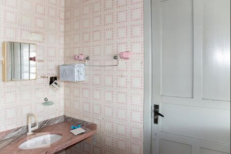 Casa à venda com 328m², 3 quartos e 3 vagas Casa à venda com 328m², 3 quartos e 3 vagasBanheiro