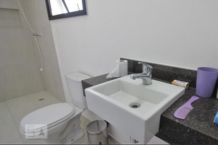 Pia de casa à venda com 3 quartos, 138m² em Jardim Monte Kemel, São Paulo