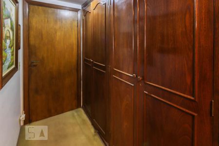 Apartamento à venda com 189m², 4 quartos e 3 vagas Apartamento à venda com 189m², 4 quartos e 3 vagasCorredor