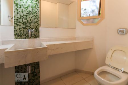 Apartamento à venda com 189m², 4 quartos e 3 vagas Apartamento à venda com 189m², 4 quartos e 3 vagasÁrea comum - Banheiro