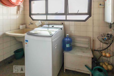 Apartamento à venda com 189m², 4 quartos e 3 vagas Apartamento à venda com 189m², 4 quartos e 3 vagasÁrea de Serviço