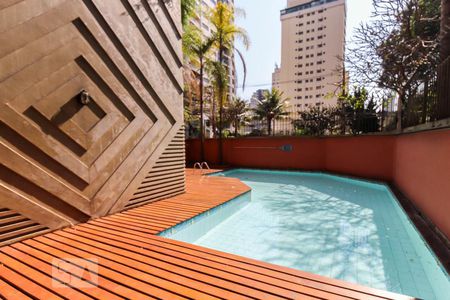 Apartamento à venda com 189m², 4 quartos e 3 vagas Apartamento à venda com 189m², 4 quartos e 3 vagasÁrea comum - Piscina