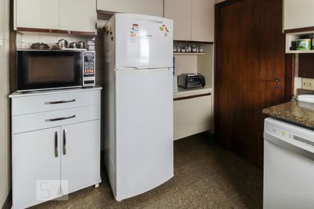 Apartamento à venda com 189m², 4 quartos e 3 vagas Apartamento à venda com 189m², 4 quartos e 3 vagasCozinha