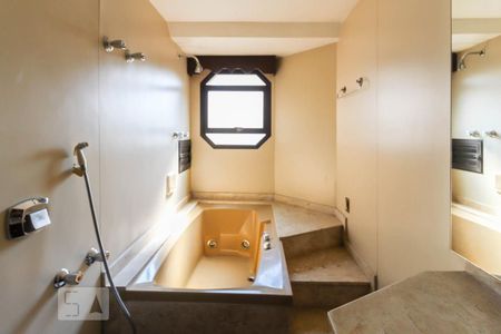 Apartamento à venda com 189m², 4 quartos e 3 vagas Apartamento à venda com 189m², 4 quartos e 3 vagasBanheiro da Suíte 2