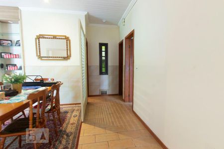 Casa à venda com 225m², 3 quartos e 5 vagasCorredor