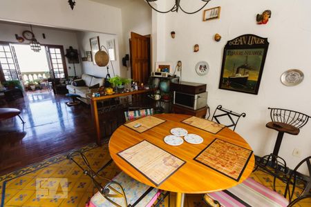 Apartamento à venda com 260m², 3 quartos e 2 vagasCopa